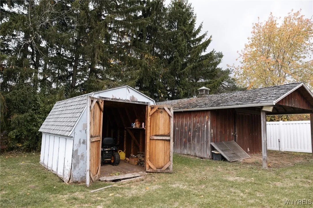 8484 Chestnut Ridge Road, Royalton, New York 14067, Royalton, New York 14067, 3 Bedrooms Bedrooms, ,2 BathroomsBathrooms,Residential,For Sale,8484 Chestnut Ridge Road, Royalton, New York 14067,0,B1643404