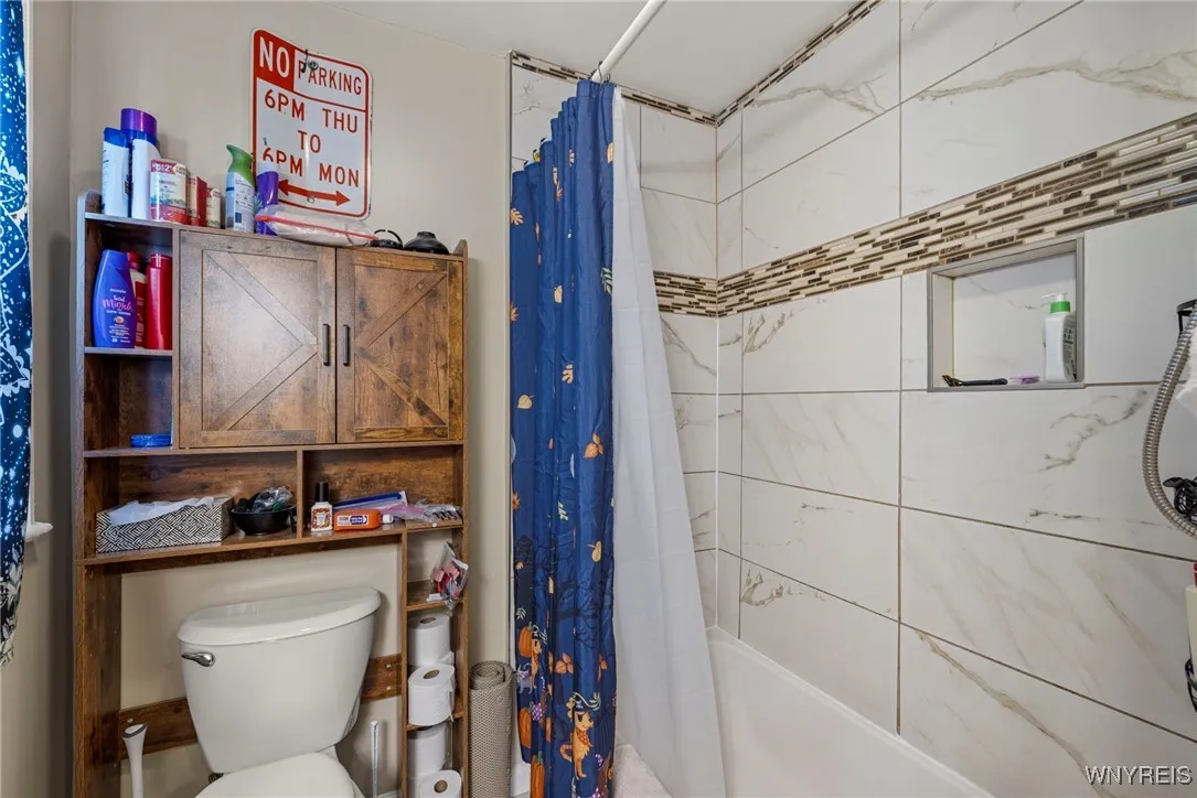 385 Oliver Street 3, North Tonawanda, New York 141, North Tonawanda, New York 14120, 6 Bedrooms Bedrooms, ,4 BathroomsBathrooms,Residential,Closed,385 Oliver Street 3, North Tonawanda, New York 141,0,B1646558