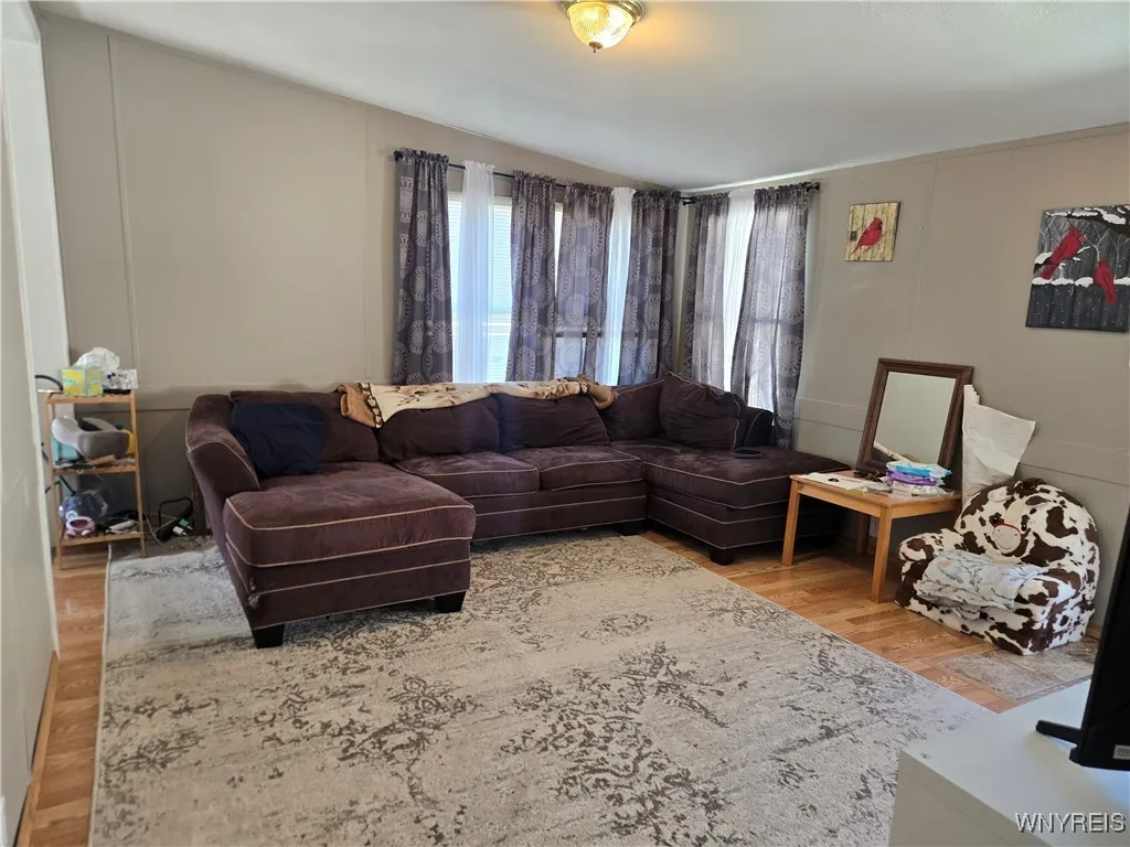 2070 Hemstreet Road, Aurora, New York 14052, Aurora, New York 14052, 3 Bedrooms Bedrooms, 6 Rooms Rooms,1 BathroomBathrooms,Residential,For Sale,2070 Hemstreet Road, Aurora, New York 14052,0,B1647608