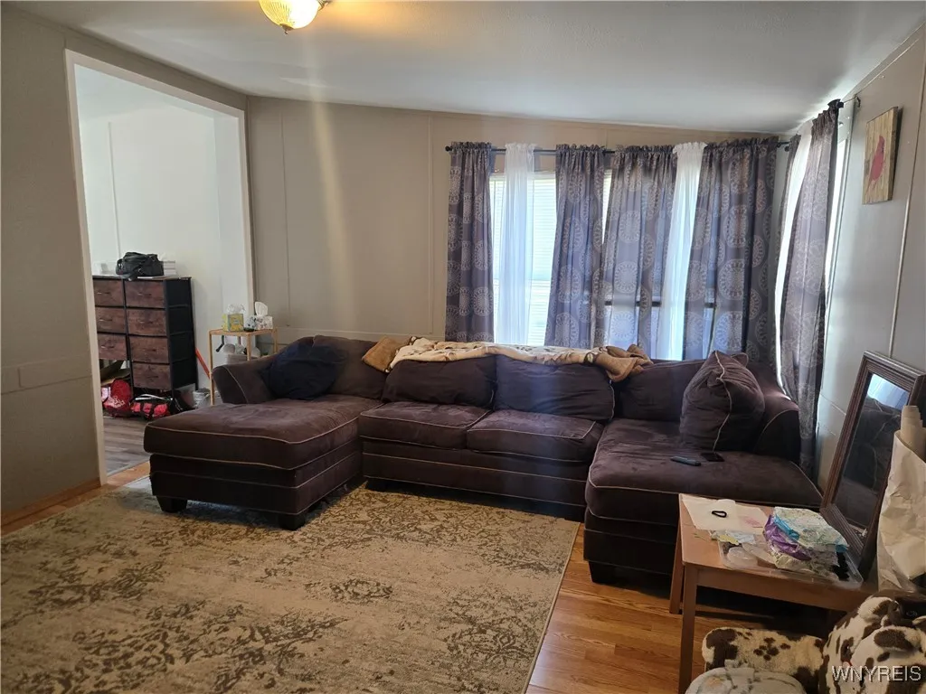 2070 Hemstreet Road, Aurora, New York 14052, Aurora, New York 14052, 3 Bedrooms Bedrooms, 6 Rooms Rooms,1 BathroomBathrooms,Residential,For Sale,2070 Hemstreet Road, Aurora, New York 14052,0,B1647608