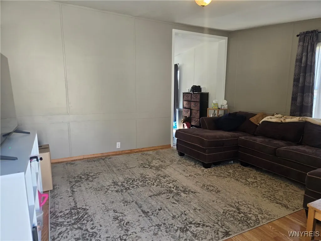 2070 Hemstreet Road, Aurora, New York 14052, Aurora, New York 14052, 3 Bedrooms Bedrooms, 6 Rooms Rooms,1 BathroomBathrooms,Residential,For Sale,2070 Hemstreet Road, Aurora, New York 14052,0,B1647608