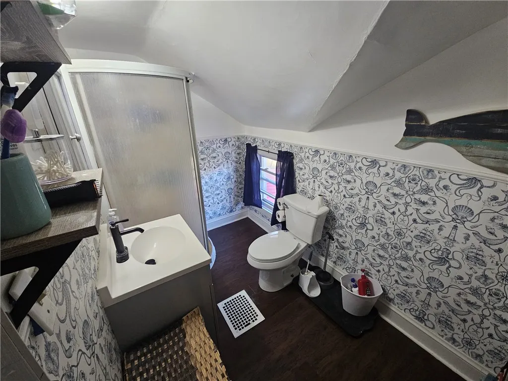 1614 Pennsylvania Avenue, Southport, New York 1487, Southport, New York 14871, 4 Bedrooms Bedrooms, 9 Rooms Rooms,1 BathroomBathrooms,Residential,For Sale,1614 Pennsylvania Avenue, Southport, New York 1487,0,R1647394