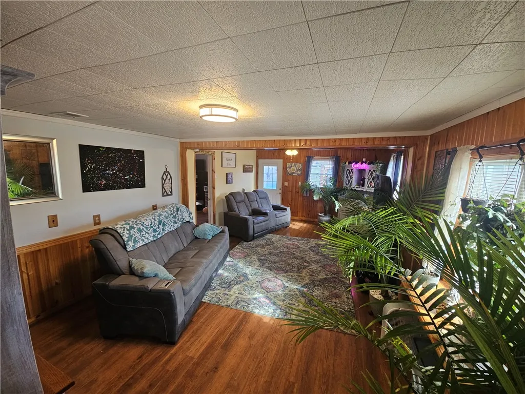 1614 Pennsylvania Avenue, Southport, New York 1487, Southport, New York 14871, 4 Bedrooms Bedrooms, 9 Rooms Rooms,1 BathroomBathrooms,Residential,For Sale,1614 Pennsylvania Avenue, Southport, New York 1487,0,R1647394