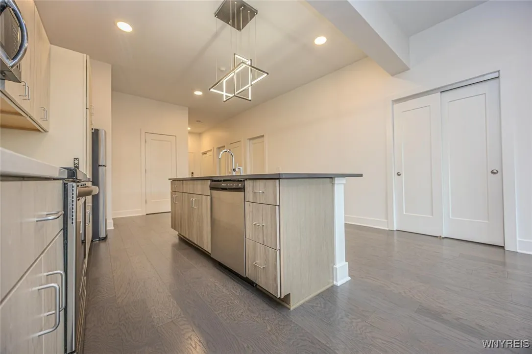 1020 Elmwood 402, Buffalo, New York 14422, Buffalo, New York 14222, 2 Bedrooms Bedrooms, 5 Rooms Rooms,1 BathroomBathrooms,Residential Lease,Closed,1020 Elmwood 402, Buffalo, New York 14422,0,B1647021