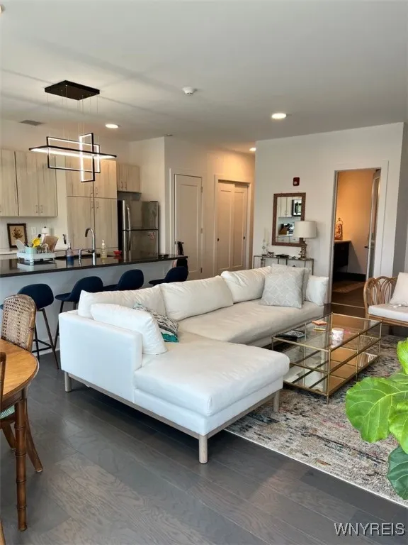 1020 Elmwood 402, Buffalo, New York 14422, Buffalo, New York 14222, 2 Bedrooms Bedrooms, 5 Rooms Rooms,1 BathroomBathrooms,Residential Lease,Closed,1020 Elmwood 402, Buffalo, New York 14422,0,B1647021