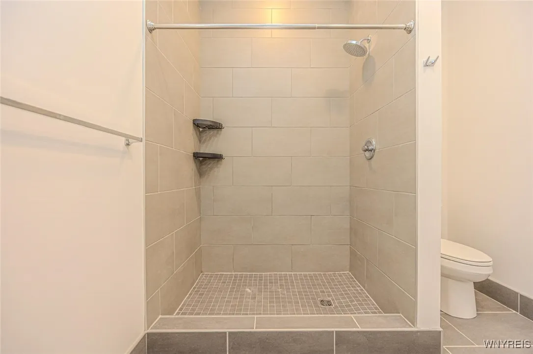 1020 Elmwood 402, Buffalo, New York 14422, Buffalo, New York 14422, 2 Bedrooms Bedrooms, 5 Rooms Rooms,1 BathroomBathrooms,Residential Lease,For Rent,1020 Elmwood 402, Buffalo, New York 14422,0,B1647021