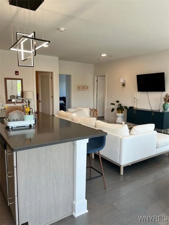 1020 Elmwood 402, Buffalo, New York 14422, Buffalo, New York 14222, 2 Bedrooms Bedrooms, 5 Rooms Rooms,1 BathroomBathrooms,Residential Lease,Closed,1020 Elmwood 402, Buffalo, New York 14422,0,B1647021
