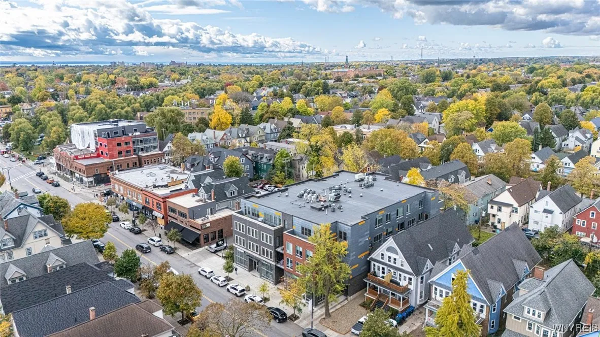 1020 Elmwood 402, Buffalo, New York 14422, Buffalo, New York 14422, 2 Bedrooms Bedrooms, 5 Rooms Rooms,1 BathroomBathrooms,Residential Lease,For Rent,1020 Elmwood 402, Buffalo, New York 14422,0,B1647021