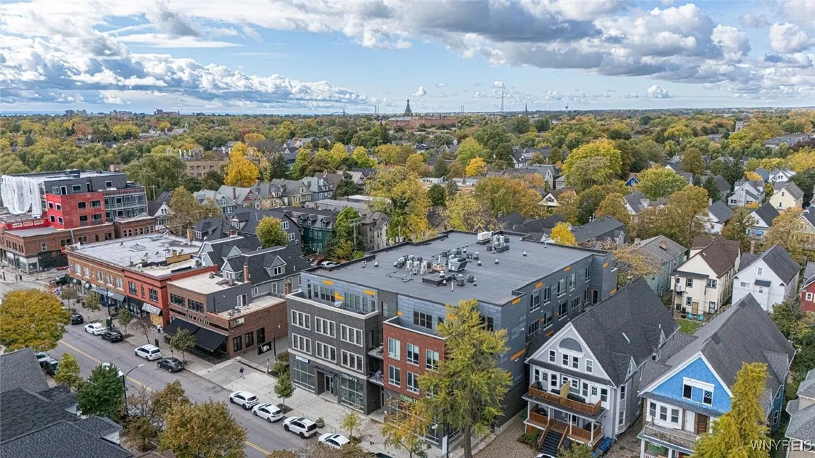 1020 Elmwood 402, Buffalo, New York 14422, Buffalo, New York 14422, 2 Bedrooms Bedrooms, 5 Rooms Rooms,1 BathroomBathrooms,Residential Lease,For Rent,1020 Elmwood 402, Buffalo, New York 14422,0,B1647021