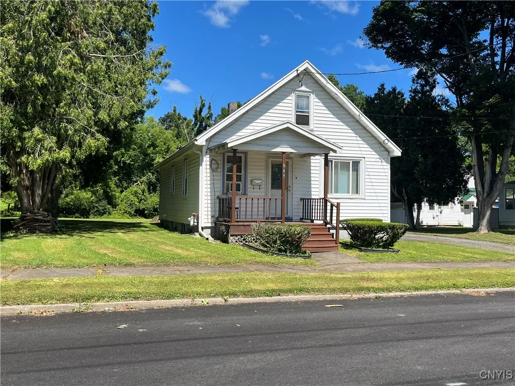 949 Hazelhurst Avenue, Utica, New York 13502, Utica, New York 13502, 2 Bedrooms Bedrooms, 5 Rooms Rooms,1 BathroomBathrooms,Residential,For Sale,949 Hazelhurst Avenue, Utica, New York 13502,0,S1647214