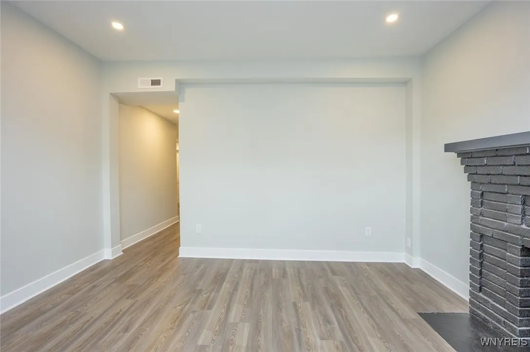 1008 Elmwood, Buffalo, New York 14222, Buffalo, New York 14222, 2 Bedrooms Bedrooms, 5 Rooms Rooms,1 BathroomBathrooms,Residential Lease,For Rent,1008 Elmwood, Buffalo, New York 14222,0,B1647023