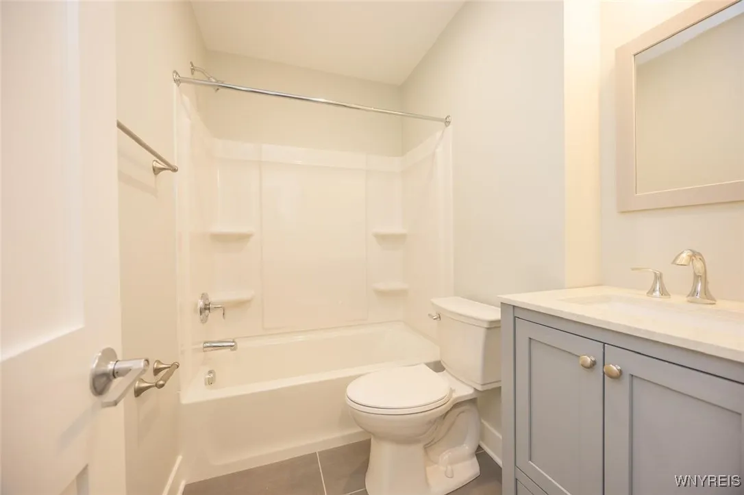 1008 Elmwood, Buffalo, New York 14222, Buffalo, New York 14222, 2 Bedrooms Bedrooms, 5 Rooms Rooms,1 BathroomBathrooms,Residential Lease,For Rent,1008 Elmwood, Buffalo, New York 14222,0,B1647023