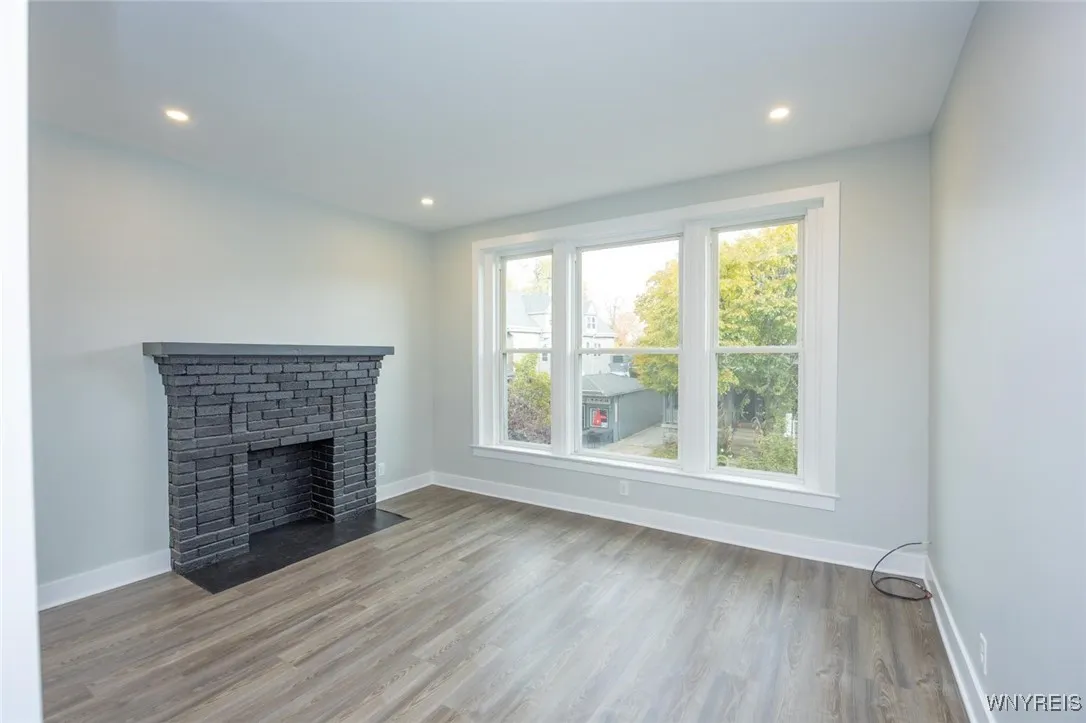 1008 Elmwood, Buffalo, New York 14222, Buffalo, New York 14222, 2 Bedrooms Bedrooms, 5 Rooms Rooms,1 BathroomBathrooms,Residential Lease,For Rent,1008 Elmwood, Buffalo, New York 14222,0,B1647023