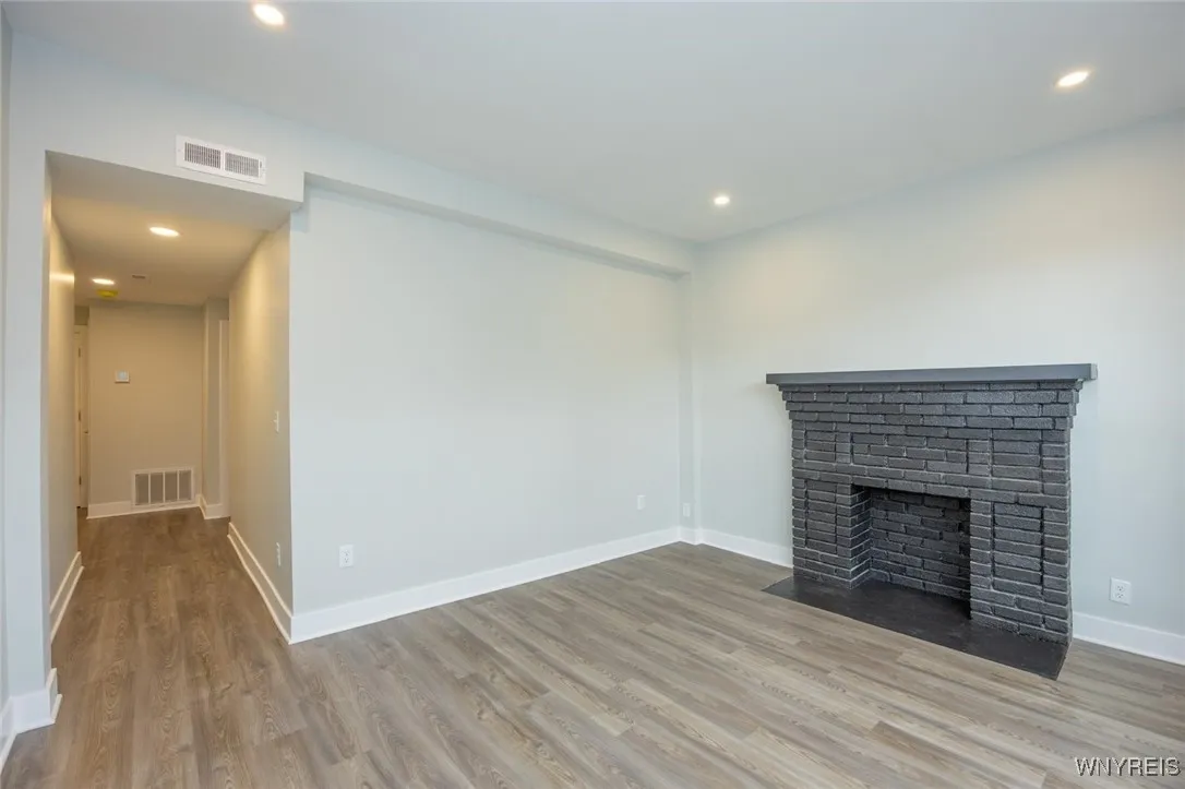 1008 Elmwood, Buffalo, New York 14222, Buffalo, New York 14222, 2 Bedrooms Bedrooms, 5 Rooms Rooms,1 BathroomBathrooms,Residential Lease,For Rent,1008 Elmwood, Buffalo, New York 14222,0,B1647023