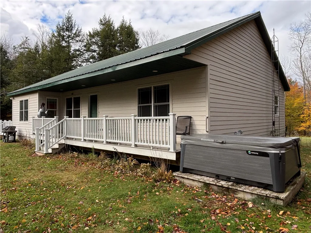 124 Glenn Lane, Morris, New York 13843, Morris, New York 13843, 2 Bedrooms Bedrooms, 8 Rooms Rooms,2 BathroomsBathrooms,Residential,For Sale,124 Glenn Lane, Morris, New York 13843,0,R1646385