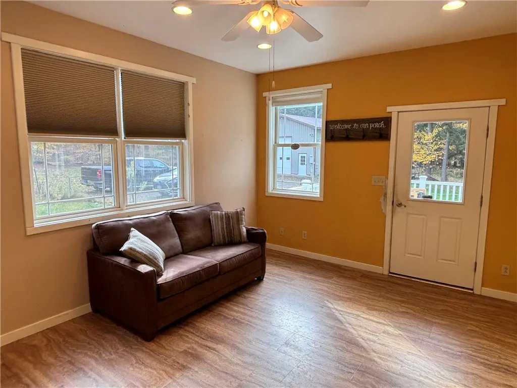 Sunroom -entrance off of side deck