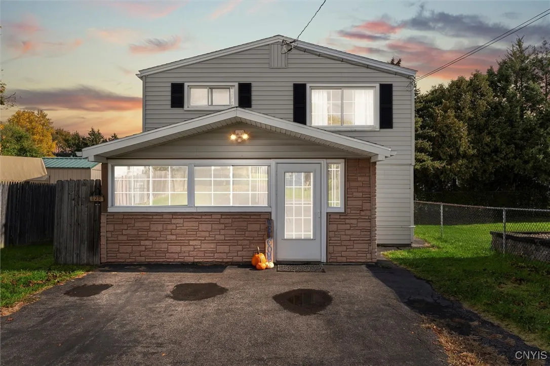 120 Hazel Avenue, Dewitt, New York 13057, De Witt, New York 13057, 3 Bedrooms Bedrooms, 7 Rooms Rooms,2 BathroomsBathrooms,Residential,For Sale,120 Hazel Avenue, Dewitt, New York 13057,0,S1647406
