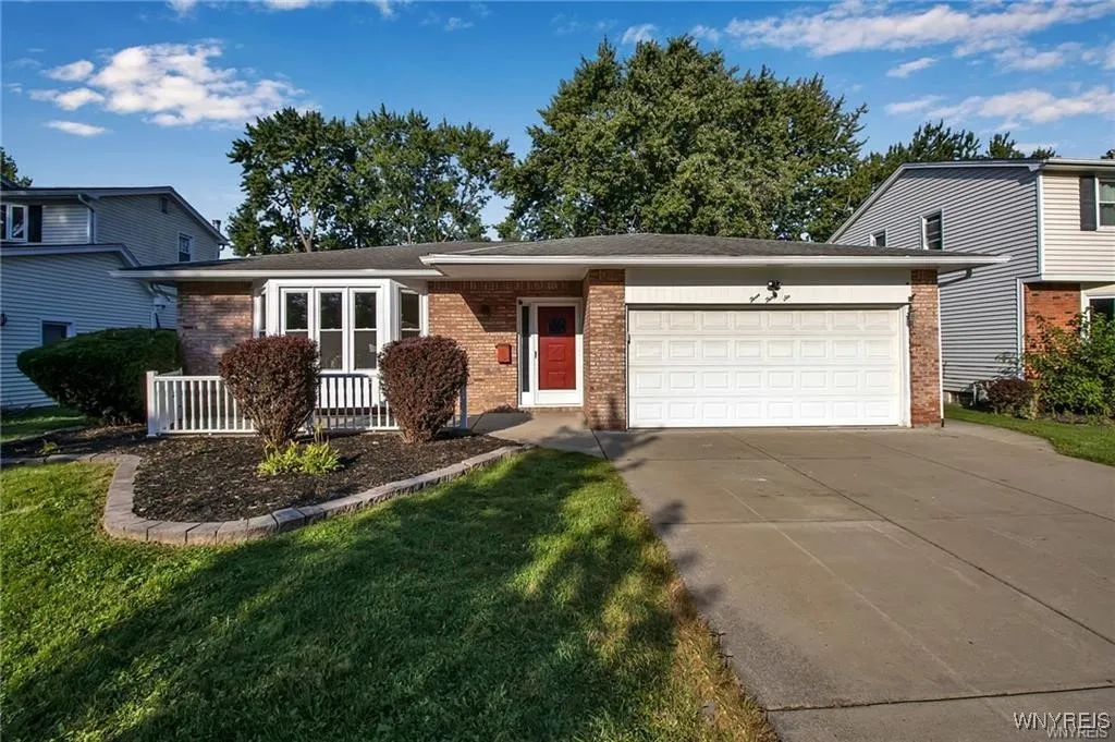 336 Fruitwood, Amherst, New York 14221, Amherst, New York 14221, 3 Bedrooms Bedrooms, 9 Rooms Rooms,1 BathroomBathrooms,Residential,For Sale,336 Fruitwood, Amherst, New York 14221,0,B1647369