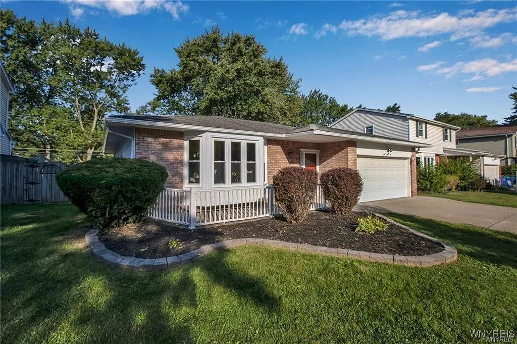 336 Fruitwood, Amherst, New York 14221, Amherst, New York 14221, 3 Bedrooms Bedrooms, 9 Rooms Rooms,1 BathroomBathrooms,Residential,For Sale,336 Fruitwood, Amherst, New York 14221,0,B1647369