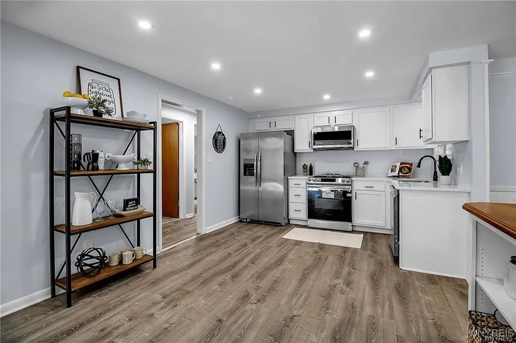 336 Fruitwood, Amherst, New York 14221, Amherst, New York 14221, 3 Bedrooms Bedrooms, 9 Rooms Rooms,1 BathroomBathrooms,Residential,For Sale,336 Fruitwood, Amherst, New York 14221,0,B1647369