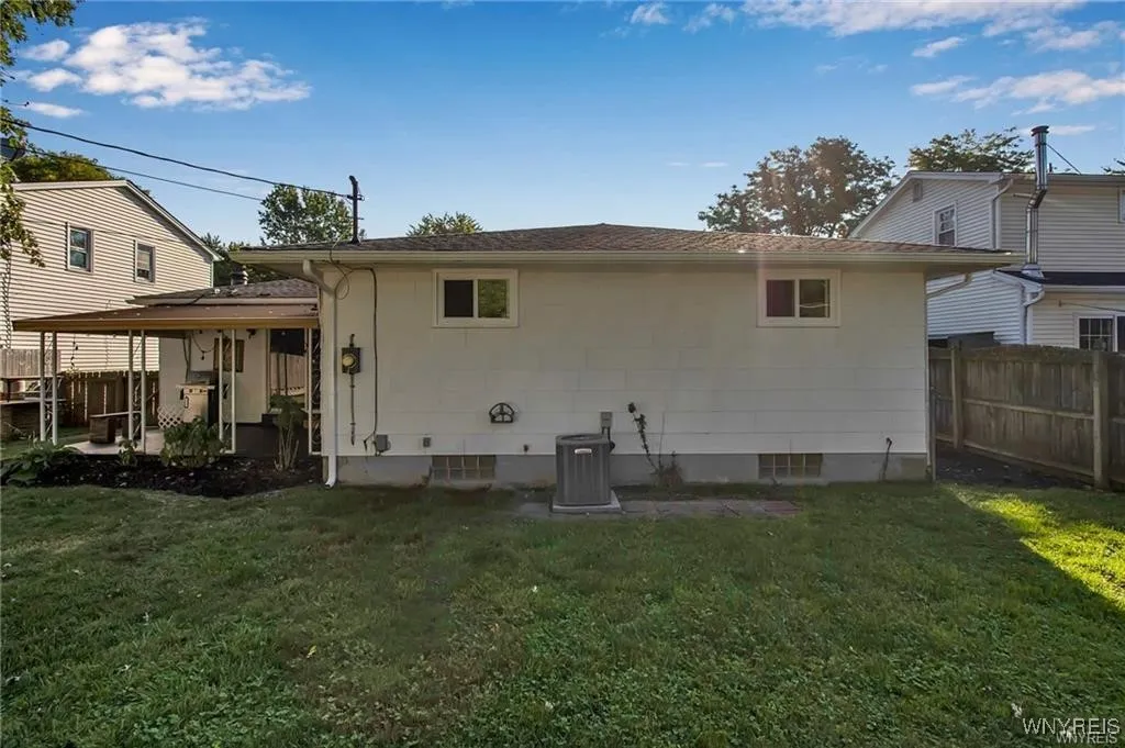 336 Fruitwood, Amherst, New York 14221, Amherst, New York 14221, 3 Bedrooms Bedrooms, 9 Rooms Rooms,1 BathroomBathrooms,Residential,For Sale,336 Fruitwood, Amherst, New York 14221,0,B1647369