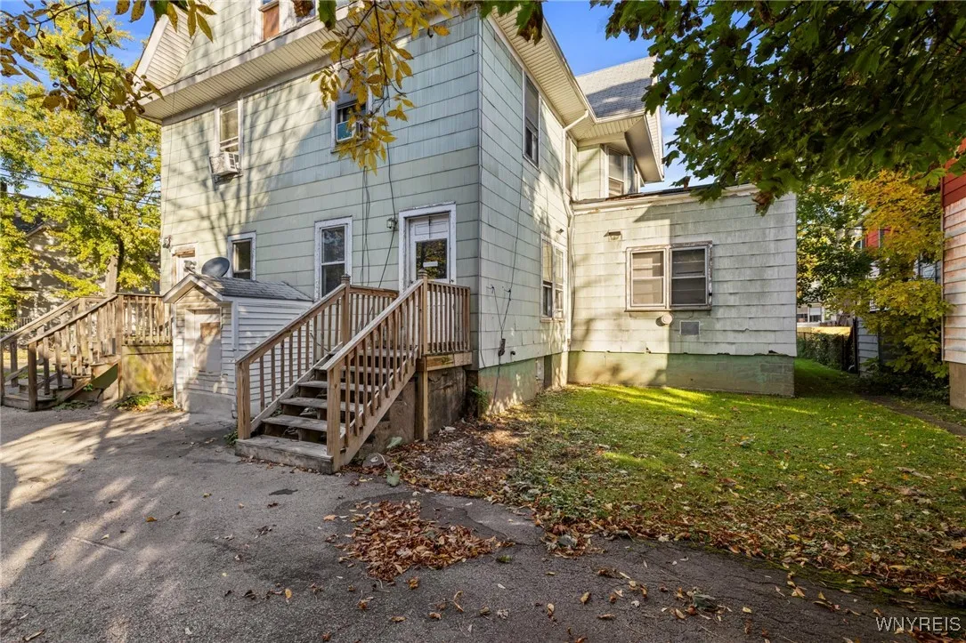 2201 Pierce Avenue, Niagara Falls, New York 14301, Niagara Falls, New York 14301, 7 Bedrooms Bedrooms, ,3 BathroomsBathrooms,Residential,For Sale,2201 Pierce Avenue, Niagara Falls, New York 14301,0,B1645749
