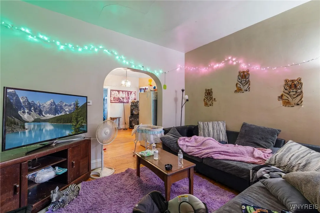 2201 Pierce Avenue, Niagara Falls, New York 14301, Niagara Falls, New York 14301, 7 Bedrooms Bedrooms, ,3 BathroomsBathrooms,Residential,For Sale,2201 Pierce Avenue, Niagara Falls, New York 14301,0,B1645749