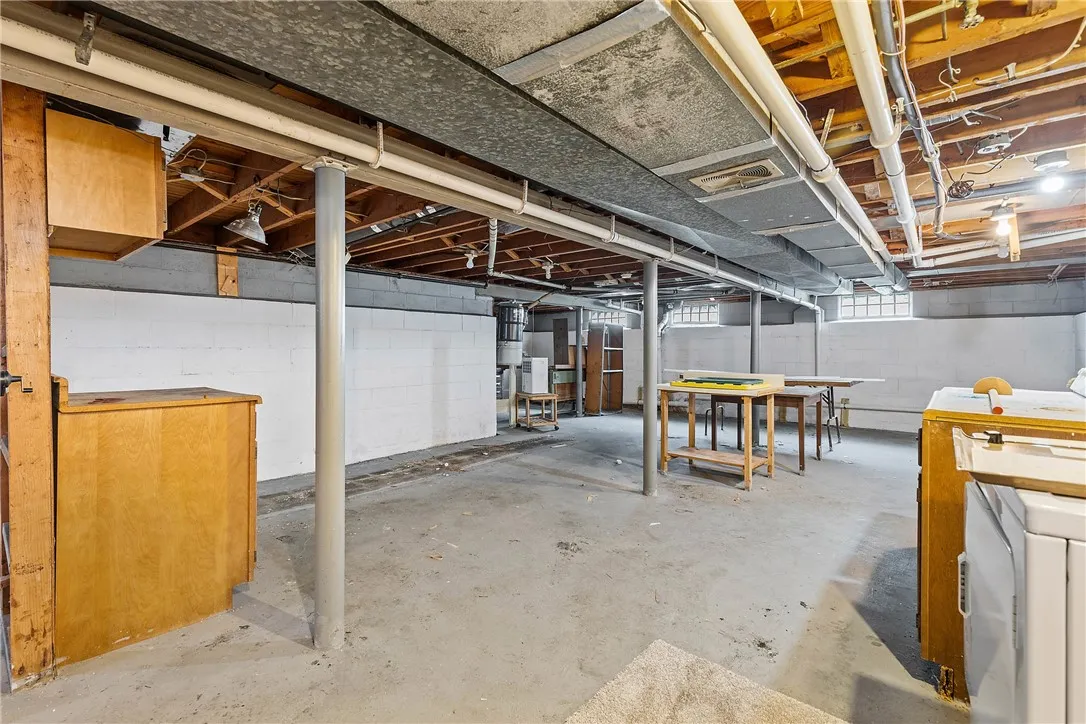 21 West Crest Drive, Gates, New York 14606, Gates, New York 14606, 3 Bedrooms Bedrooms, 7 Rooms Rooms,1 BathroomBathrooms,Residential,For Sale,21 West Crest Drive, Gates, New York 14606,0,R1644657