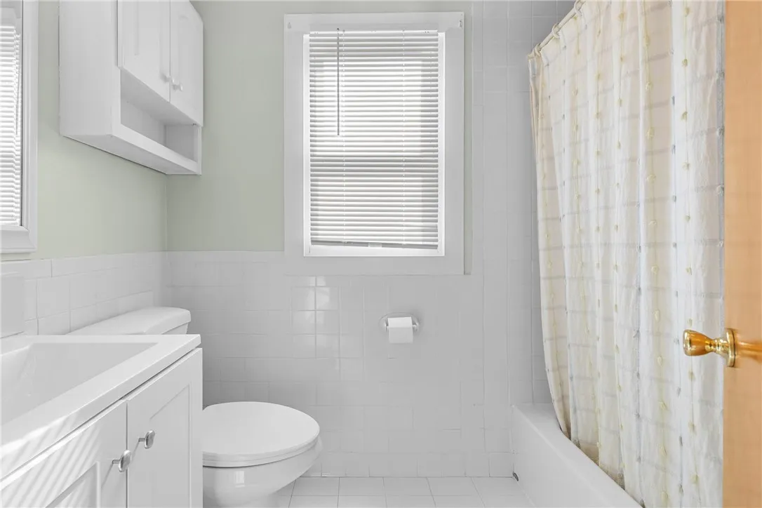 21 West Crest Drive, Gates, New York 14606, Gates, New York 14606, 3 Bedrooms Bedrooms, 7 Rooms Rooms,1 BathroomBathrooms,Residential,For Sale,21 West Crest Drive, Gates, New York 14606,0,R1644657