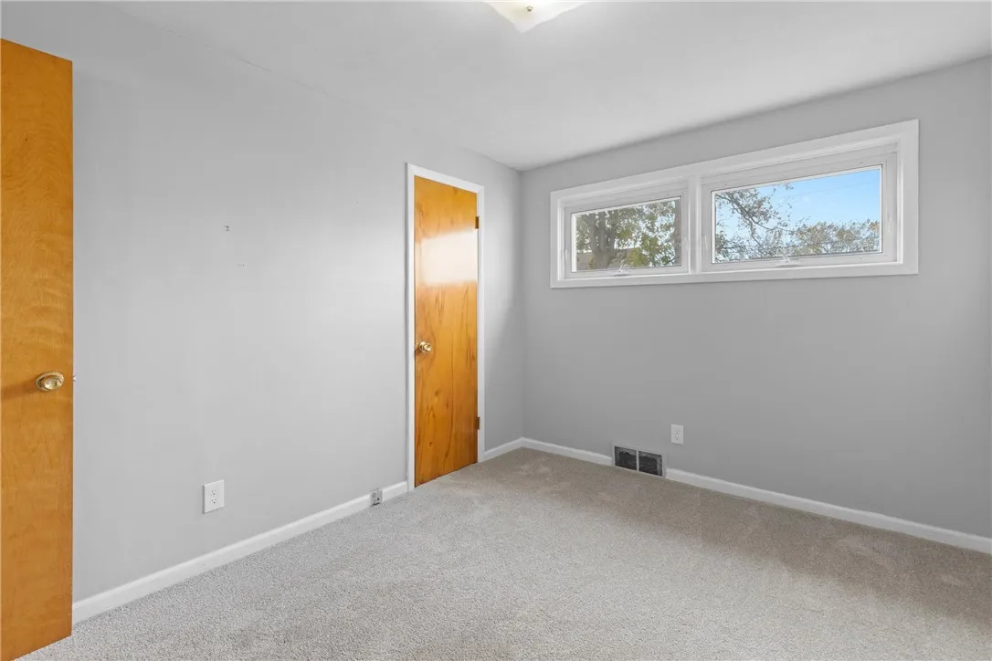 21 West Crest Drive, Gates, New York 14606, Gates, New York 14606, 3 Bedrooms Bedrooms, 7 Rooms Rooms,1 BathroomBathrooms,Residential,For Sale,21 West Crest Drive, Gates, New York 14606,0,R1644657