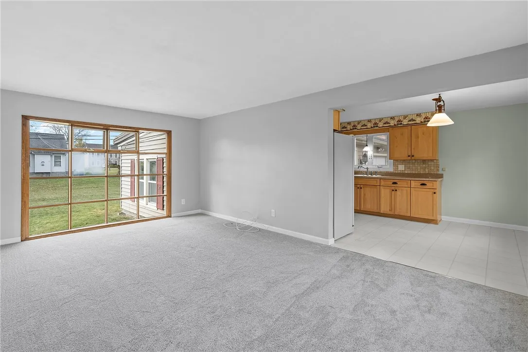 21 West Crest Drive, Gates, New York 14606, Gates, New York 14606, 3 Bedrooms Bedrooms, 7 Rooms Rooms,1 BathroomBathrooms,Residential,For Sale,21 West Crest Drive, Gates, New York 14606,0,R1644657