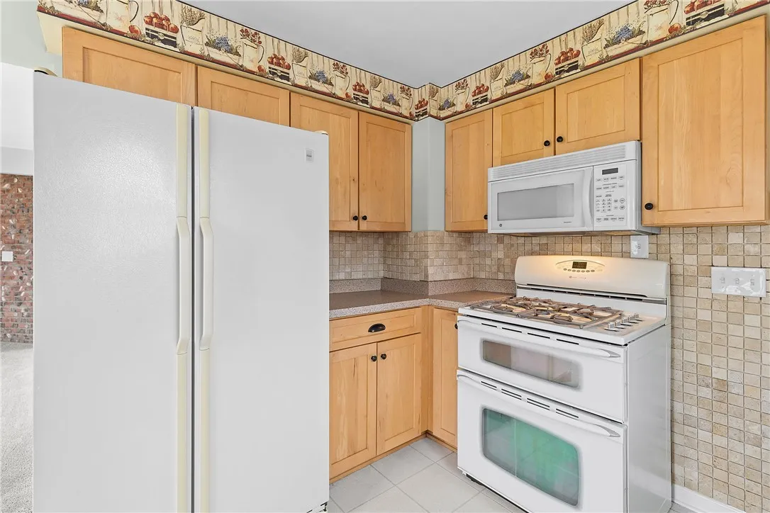 21 West Crest Drive, Gates, New York 14606, Gates, New York 14606, 3 Bedrooms Bedrooms, 7 Rooms Rooms,1 BathroomBathrooms,Residential,For Sale,21 West Crest Drive, Gates, New York 14606,0,R1644657