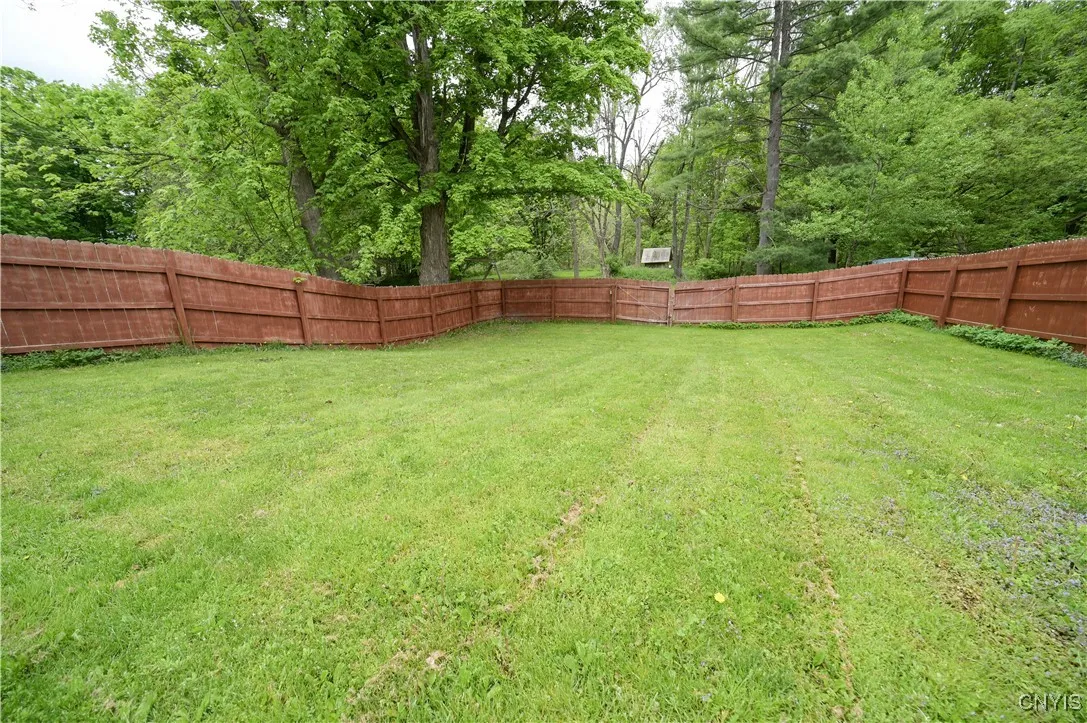 11 White Street, Kirkland, New York 13323, Kirkland, New York 13323, 3 Bedrooms Bedrooms, 9 Rooms Rooms,2 BathroomsBathrooms,Residential,For Sale,11 White Street, Kirkland, New York 13323,0,S1647667