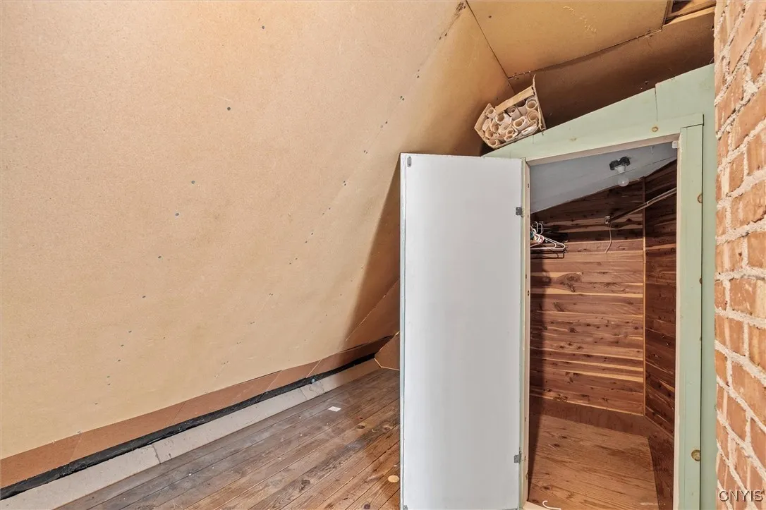 WALK IN ATTIC WI/CEDAR CLOSET