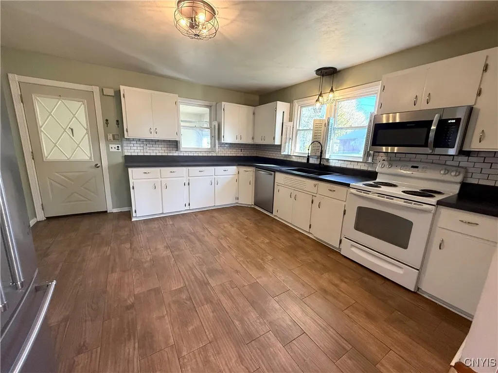 103 Fairway Drive, New Hartford, New York 13413, New Hartford, New York 13413, 2 Bedrooms Bedrooms, 4 Rooms Rooms,1 BathroomBathrooms,Residential,For Sale,103 Fairway Drive, New Hartford, New York 13413,0,S1647591