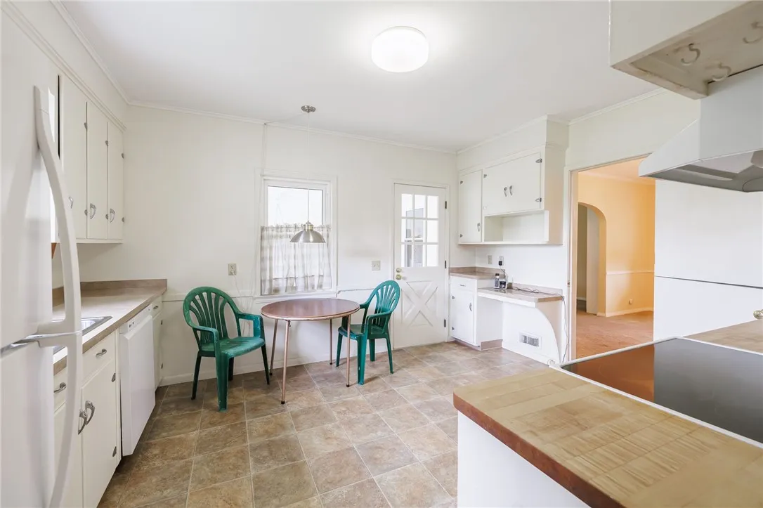 862 Marshall Road, Chili, New York 14624, Chili, New York 14624, 2 Bedrooms Bedrooms, 5 Rooms Rooms,1 BathroomBathrooms,Residential,For Sale,862 Marshall Road, Chili, New York 14624,0,R1647609