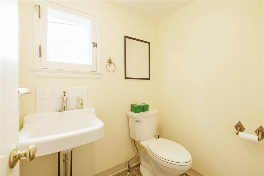 862 Marshall Road, Chili, New York 14624, Chili, New York 14624, 2 Bedrooms Bedrooms, 5 Rooms Rooms,1 BathroomBathrooms,Residential,For Sale,862 Marshall Road, Chili, New York 14624,0,R1647609
