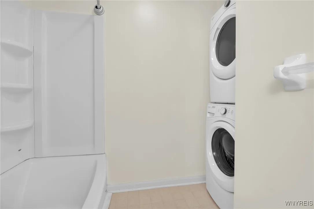 3011 Cloverbank Road 100, Hamburg, New York 14075, Hamburg, New York 14075, 2 Bedrooms Bedrooms, 7 Rooms Rooms,2 BathroomsBathrooms,Residential,For Sale,3011 Cloverbank Road 100, Hamburg, New York 14075,0,B1647270