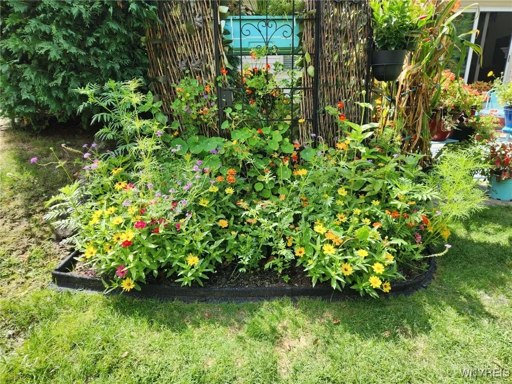 3011 Cloverbank Road 100, Hamburg, New York 14075, Hamburg, New York 14075, 2 Bedrooms Bedrooms, 7 Rooms Rooms,2 BathroomsBathrooms,Residential,For Sale,3011 Cloverbank Road 100, Hamburg, New York 14075,0,B1647270