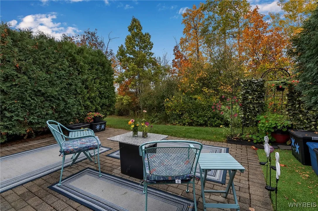 3011 Cloverbank Road 100, Hamburg, New York 14075, Hamburg, New York 14075, 2 Bedrooms Bedrooms, 7 Rooms Rooms,2 BathroomsBathrooms,Residential,For Sale,3011 Cloverbank Road 100, Hamburg, New York 14075,0,B1647270