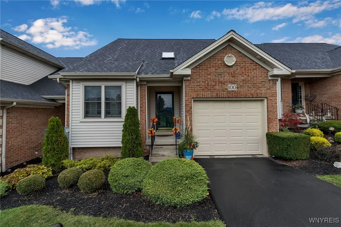 3011 Cloverbank Road 100, Hamburg, New York 14075, Hamburg, New York 14075, 2 Bedrooms Bedrooms, 7 Rooms Rooms,2 BathroomsBathrooms,Residential,For Sale,3011 Cloverbank Road 100, Hamburg, New York 14075,0,B1647270