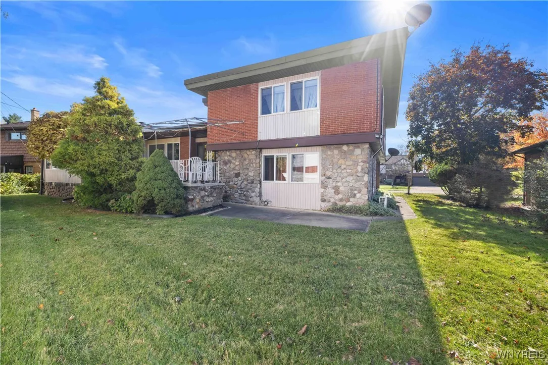 71 Brookedge Drive, Amherst, New York 14221, Amherst, New York 14221, 3 Bedrooms Bedrooms, 8 Rooms Rooms,1 BathroomBathrooms,Residential,For Sale,71 Brookedge Drive, Amherst, New York 14221,0,B1647615