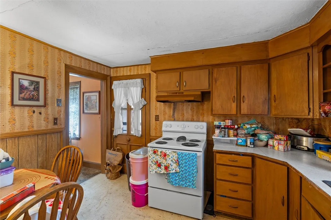 14 Capitol Street, Auburn, New York 13021, Auburn, New York 13021, 3 Bedrooms Bedrooms, ,2 BathroomsBathrooms,Residential,For Sale,14 Capitol Street, Auburn, New York 13021,0,R1647679