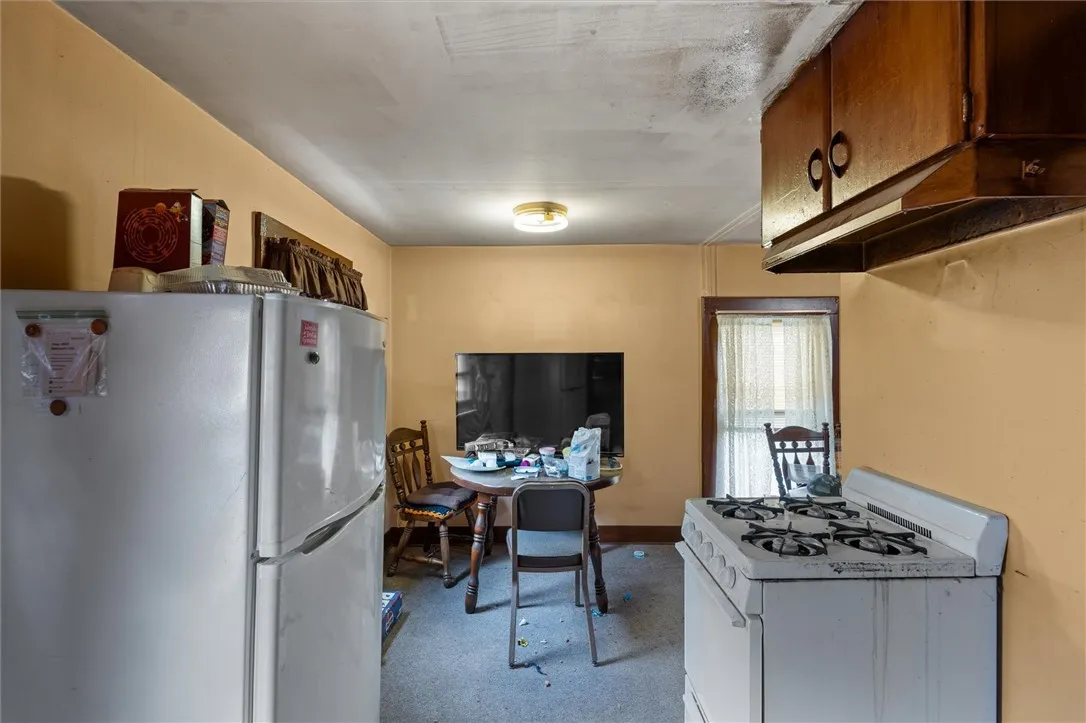 14 Capitol Street, Auburn, New York 13021, Auburn, New York 13021, 3 Bedrooms Bedrooms, ,2 BathroomsBathrooms,Residential,For Sale,14 Capitol Street, Auburn, New York 13021,0,R1647679