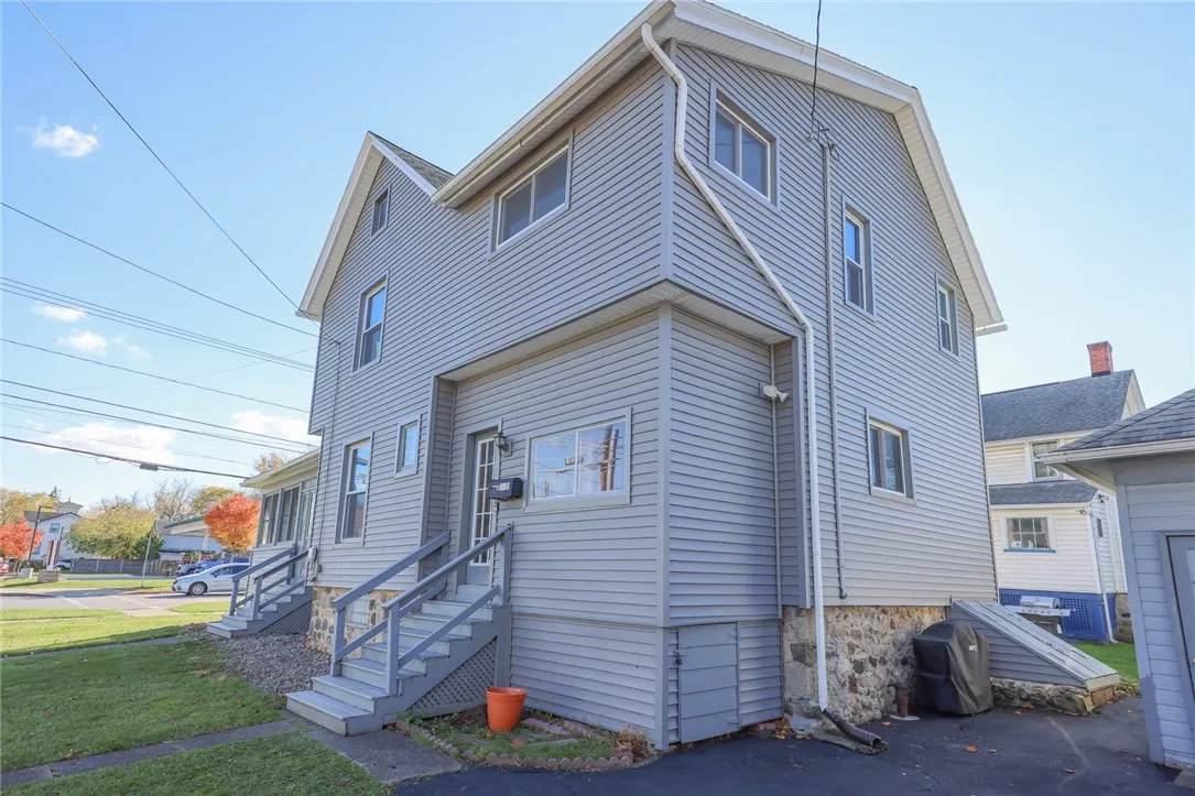196 West Avenue, Canandaigua City, New York 14424, Canandaigua City, New York 14424, 4 Bedrooms Bedrooms, 7 Rooms Rooms,2 BathroomsBathrooms,Residential,For Sale,196 West Avenue, Canandaigua City, New York 14424,0,R1647300