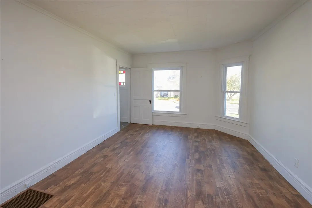 196 West Avenue, Canandaigua City, New York 14424, Canandaigua City, New York 14424, 4 Bedrooms Bedrooms, 7 Rooms Rooms,2 BathroomsBathrooms,Residential,For Sale,196 West Avenue, Canandaigua City, New York 14424,0,R1647300