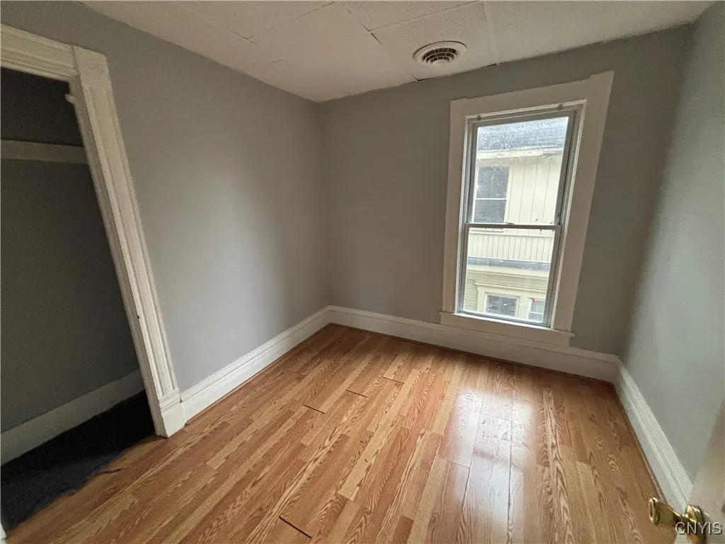 901 Willis Avenue, Syracuse, New York 13204, Syracuse, New York 13204, 6 Bedrooms Bedrooms, ,2 BathroomsBathrooms,Residential,For Sale,901 Willis Avenue, Syracuse, New York 13204,0,S1647711