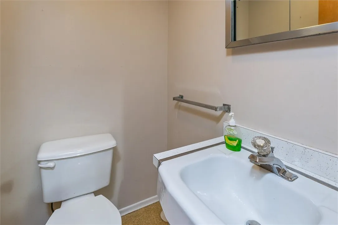 155 Yarkerdale Drive, Greece, New York 14615, Greece, New York 14615, 4 Bedrooms Bedrooms, 8 Rooms Rooms,2 BathroomsBathrooms,Residential,For Sale,155 Yarkerdale Drive, Greece, New York 14615,0,R1647703