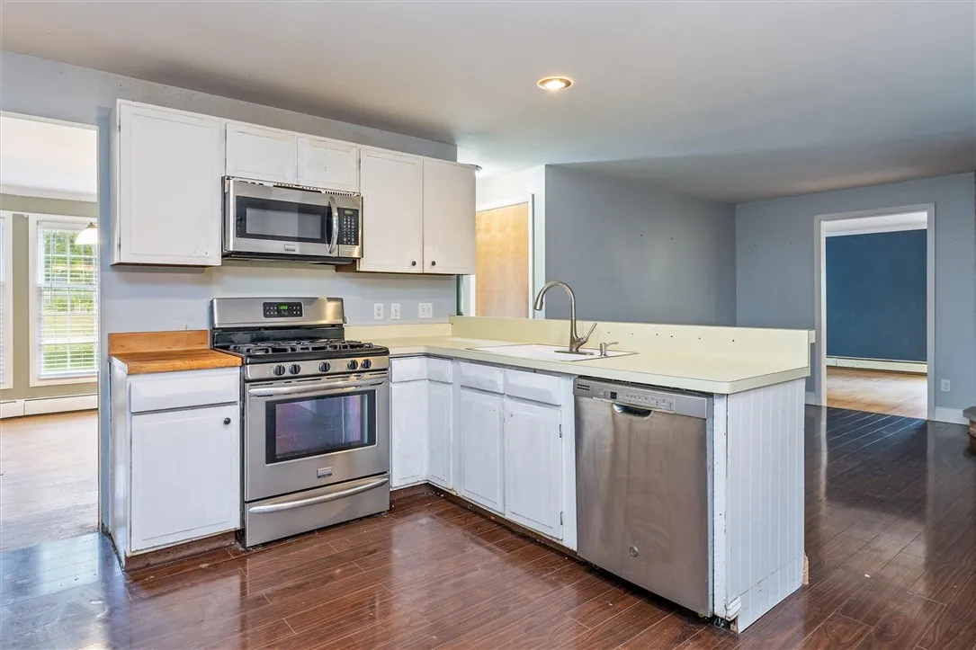 155 Yarkerdale Drive, Greece, New York 14615, Greece, New York 14615, 4 Bedrooms Bedrooms, 8 Rooms Rooms,2 BathroomsBathrooms,Residential,For Sale,155 Yarkerdale Drive, Greece, New York 14615,0,R1647703