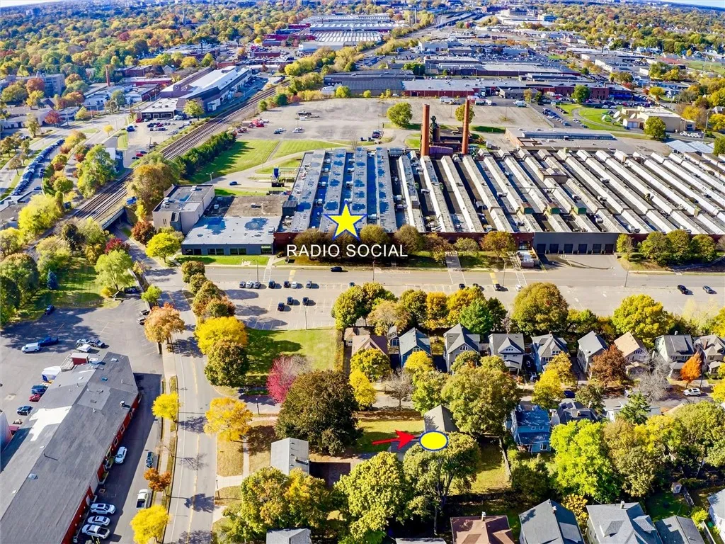 Walking distance to Radio Social, restaurants, and entertianment